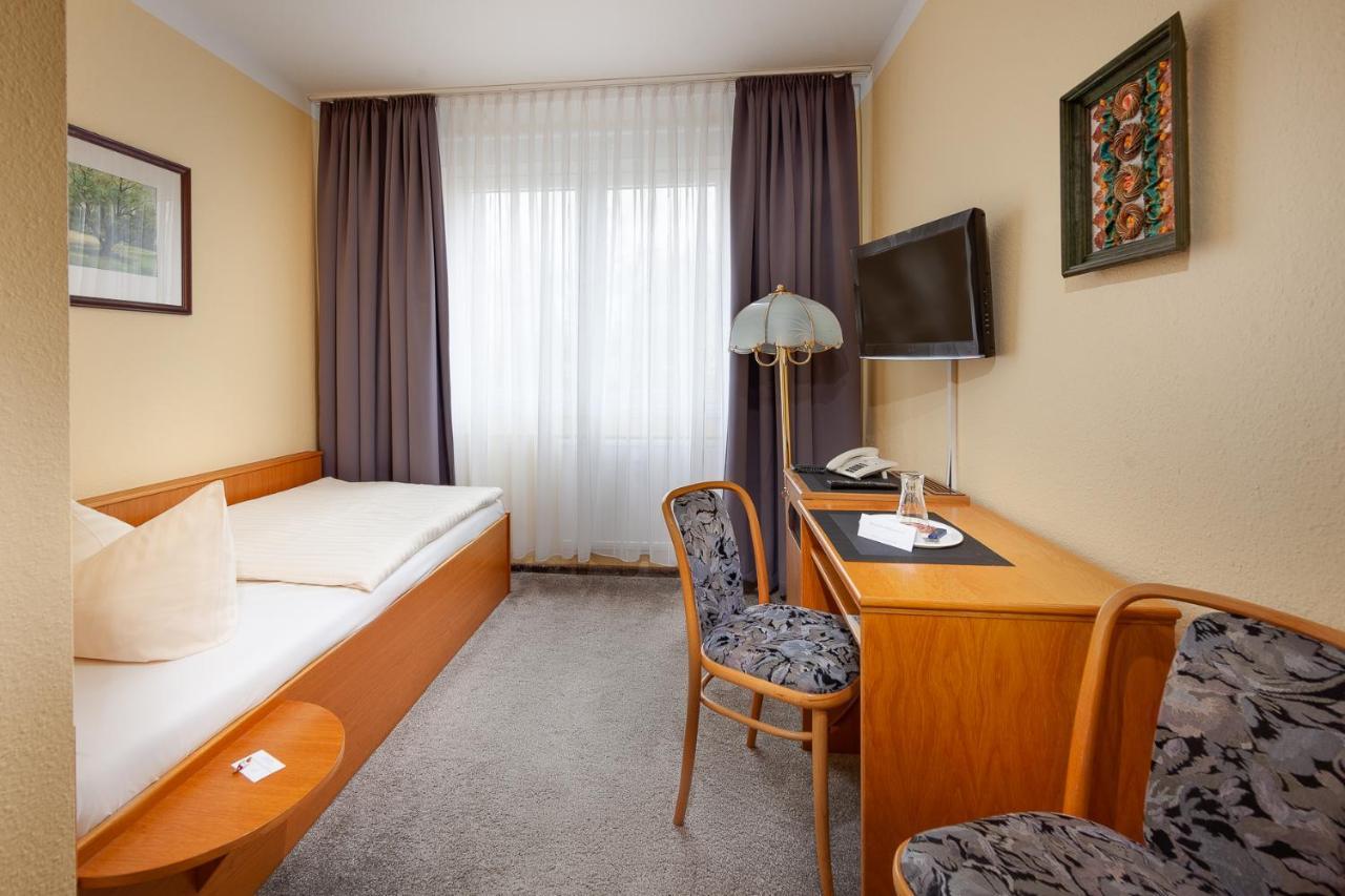 Hotel Horizont Gmbh Neubrandenburg Exterior photo